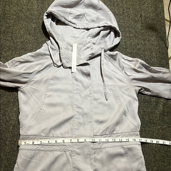 Lululemon City Stroll Jacket Tencel Silverscreen Light Gray Hooded sz 4 Like New - Picture 9 of 13